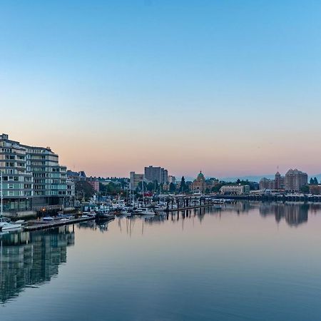 Victoria Regent Waterfront Hotel & Suites Экстерьер фото