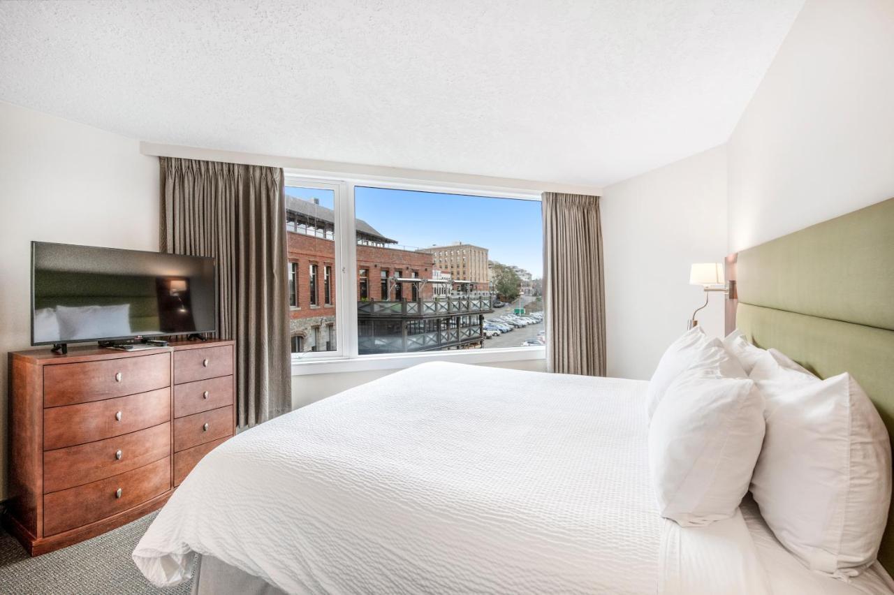 Victoria Regent Waterfront Hotel & Suites Экстерьер фото